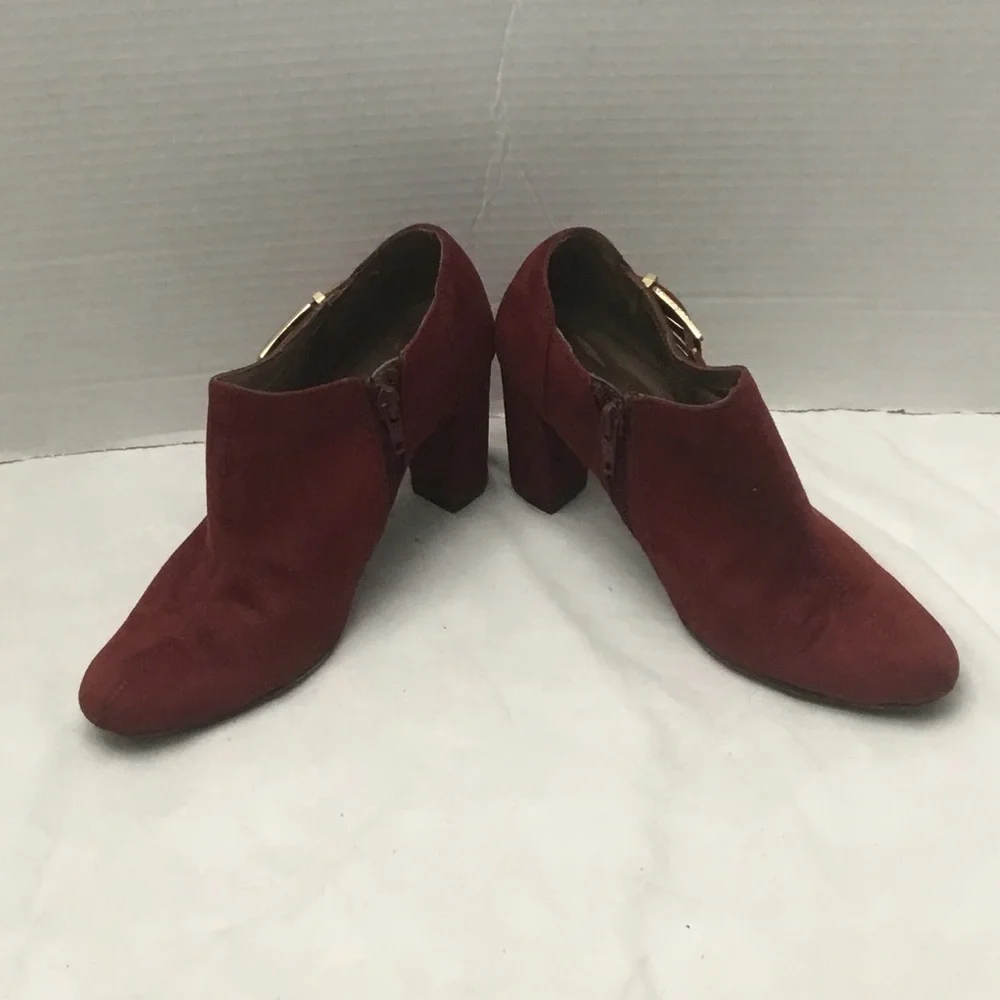 Aerosols women’s used red ankle heels